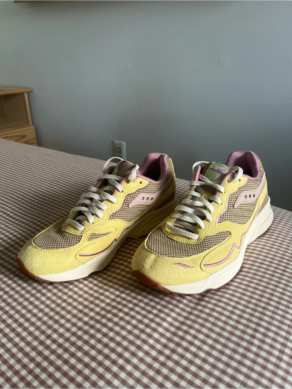 Saucony 3d grid hurricane mushroom